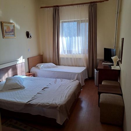 Pensiunea Valea Ursului Bascov Exterior foto
