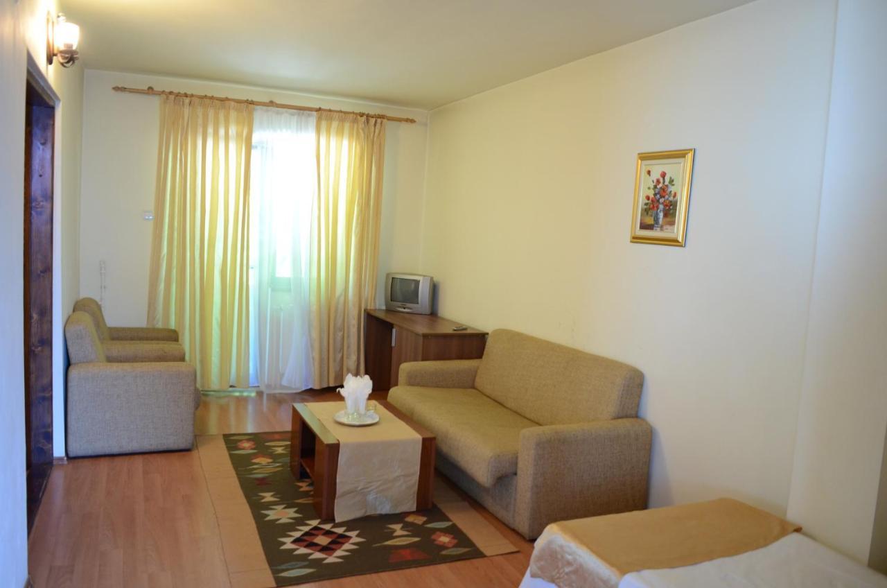 Pensiunea Valea Ursului Bascov Exterior foto