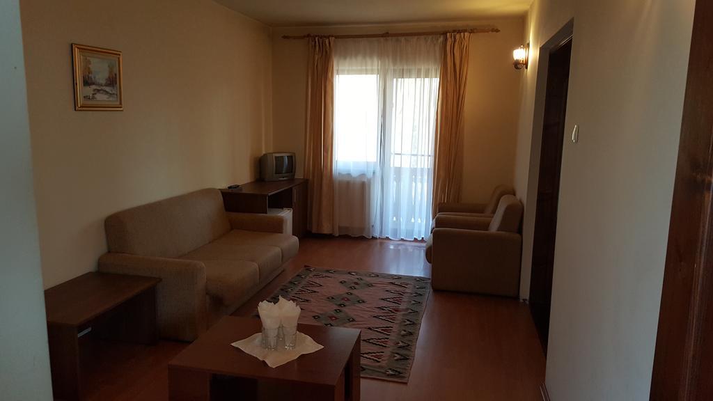 Pensiunea Valea Ursului Bascov Exterior foto