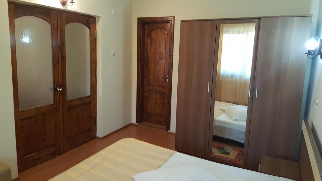 Pensiunea Valea Ursului Bascov Exterior foto