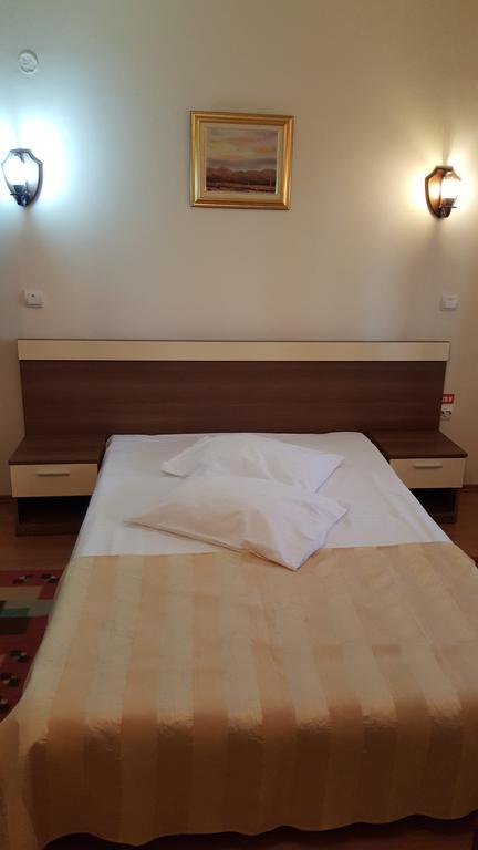 Pensiunea Valea Ursului Bascov Exterior foto