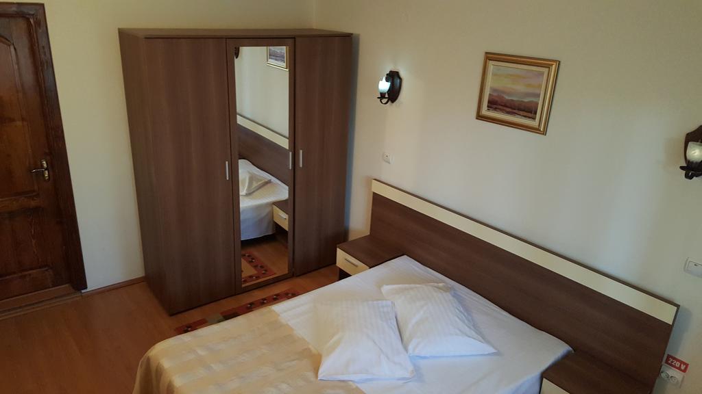 Pensiunea Valea Ursului Bascov Exterior foto