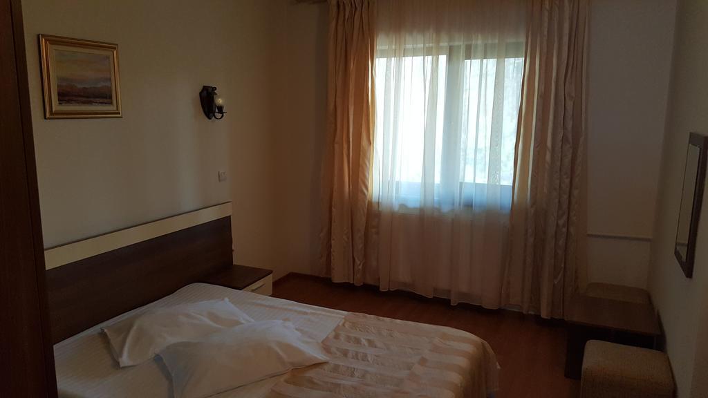 Pensiunea Valea Ursului Bascov Exterior foto