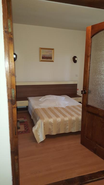 Pensiunea Valea Ursului Bascov Exterior foto