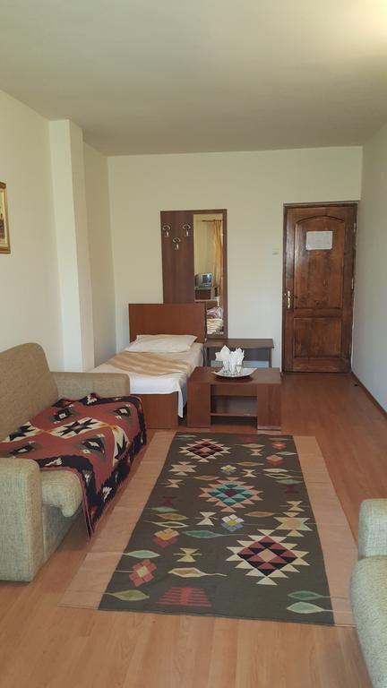 Pensiunea Valea Ursului Bascov Exterior foto