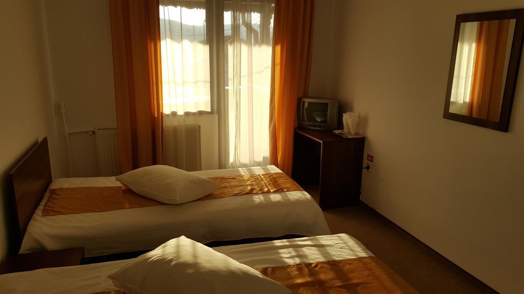 Pensiunea Valea Ursului Bascov Exterior foto