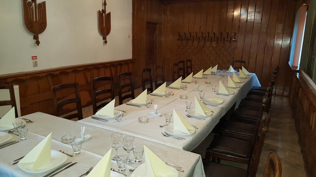 Pensiunea Valea Ursului Bascov Exterior foto
