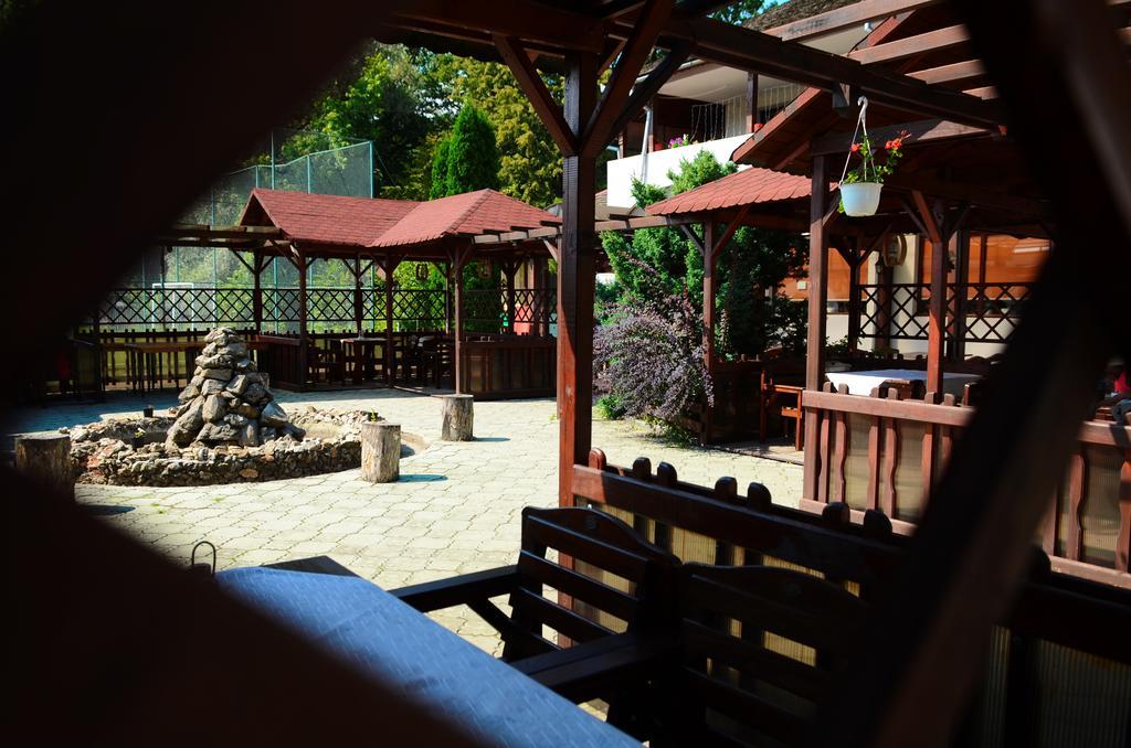 Pensiunea Valea Ursului Bascov Exterior foto